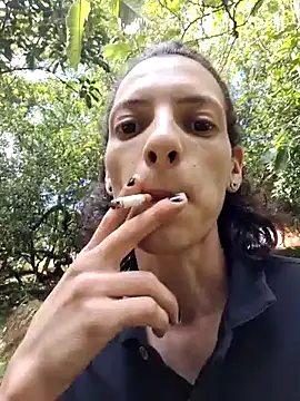 Snapshot of omar_alurba chatting on 10/20/25, 07:25 omar alurba online show from 10/20/25, 07:25