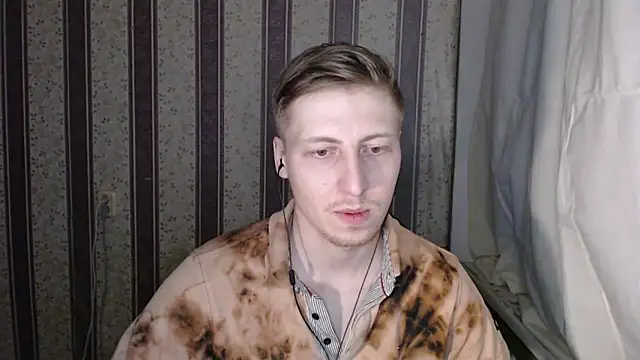 darienlarge online show from 02/21/25, 03:43