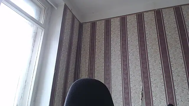 darienlarge online show from 03/17/25, 02:34