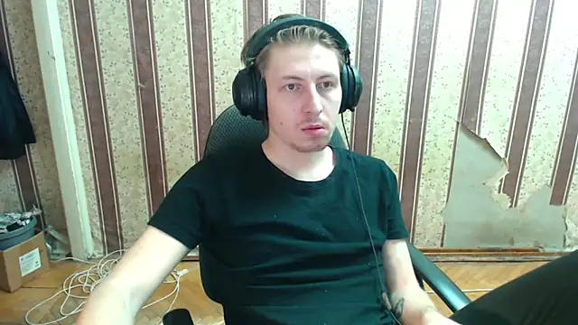 darienlarge online show from 10/04/25, 02:20