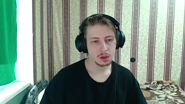 darienlarge online show from 10/20/25, 09:21