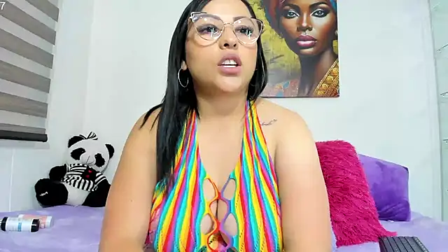 Snapshot of Emiily_88 chatting on 02/11/25, 11:54 Emiily 88 online show from 02/11/25, 11:54