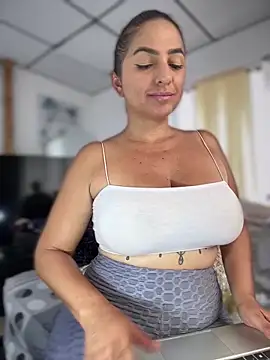 sammyqueenx21 online show from 01/26/25, 06:58