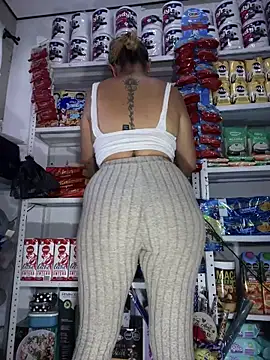 sammyqueenx21 online show from 02/03/25, 11:42