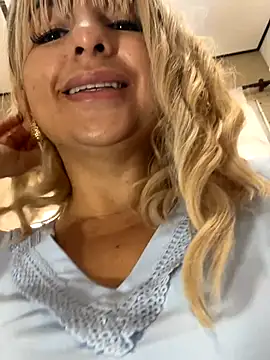 Snapshot of sammyqueenx21 chatting on 10/02/25, 02:46 sammyqueenx21 online show from 10/02/25, 02:46