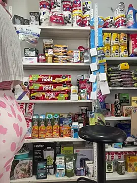 Snapshot of sammyqueenx21 chatting on 11/13/25, 12:48 sammyqueenx21 online show from 11/13/25, 12:48