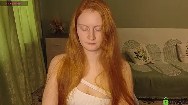 astoria ross  online show from 05/25/26, 03:07