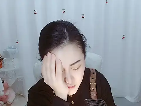 Snapshot of Angel-C chatting on 11/03/25, 01:29 Angel-C online show from 11/03/25, 01:29