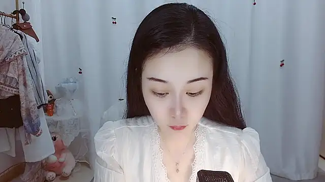 Snapshot of Angel-C chatting on 11/04/25, 01:59 Angel-C online show from 11/04/25, 01:59