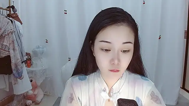 Snapshot of Angel-C chatting on 11/05/25, 02:00 Angel-C online show from 11/05/25, 02:00