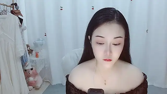 Snapshot of Angel-C chatting on 11/24/25, 01:49 Angel-C online show from 11/24/25, 01:49