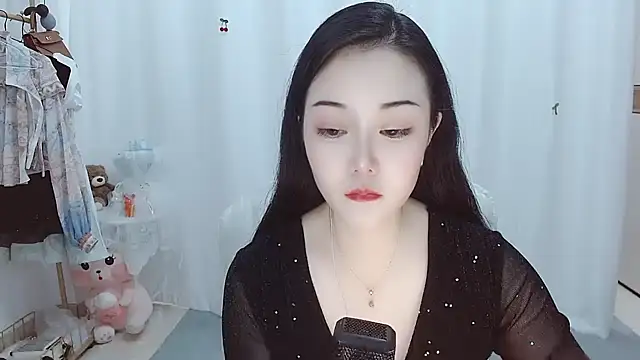 Snapshot of Angel-C chatting on 11/30/25, 01:31 Angel-C online show from 11/30/25, 01:31