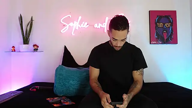 SophieFoxx17 online show from 10/15/25, 12:16