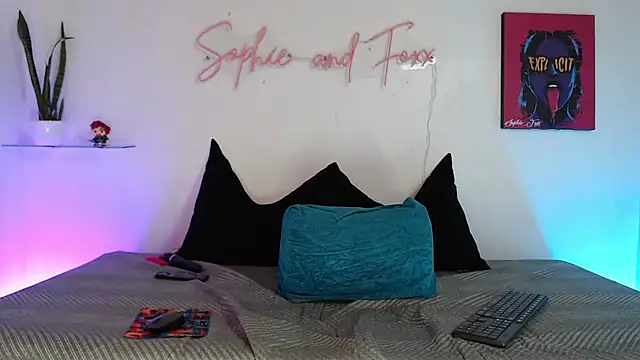 SophieFoxx17 online show from 11/04/25, 01:54