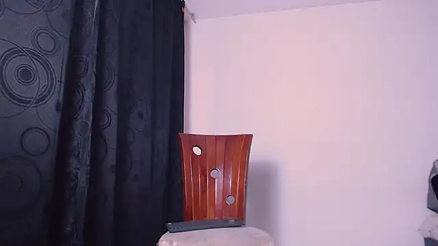 Snapshot of nicolstivens chatting on 02/25/25, 10:07 nicolstivens online show from 02/25/25, 10:07