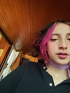  Laary online show from 11/18/25, 08:46