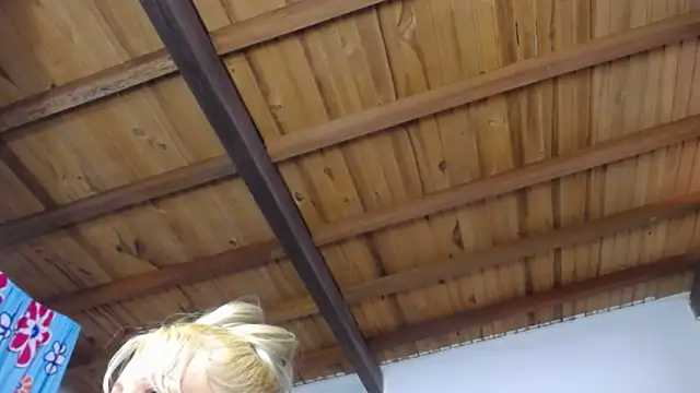 Nicolle Milf online show from 12/05/25, 06:04