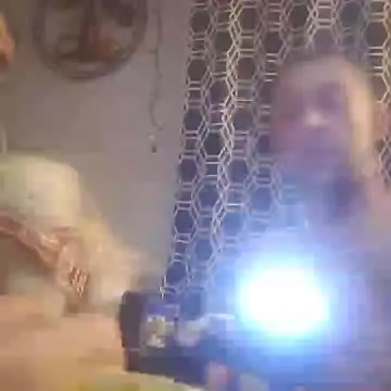 Snapshot of LuckyLefty79 chatting on 11/15/25, 03:37 LuckyLefty79 online show from 11/15/25, 03:37