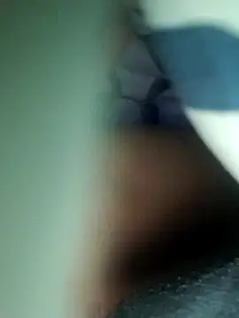 Snapshot of LuckyLefty79 chatting on 11/19/25, 12:49 LuckyLefty79 online show from 11/19/25, 12:49