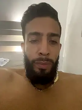 Snapshot of Alessandro__Rossi chatting on 09/22/25, 09:28 Alessandro Rossi online show from 09/22/25, 09:28