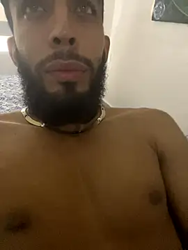 Snapshot of Alessandro__Rossi chatting on 10/15/25, 01:11 Alessandro Rossi online show from 10/15/25, 01:11