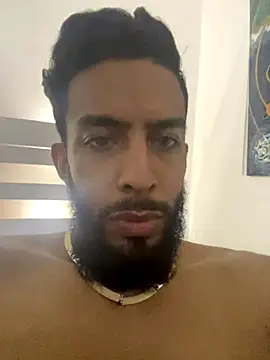 Snapshot of Alessandro__Rossi chatting on 10/17/25, 12:01 Alessandro Rossi online show from 10/17/25, 12:01