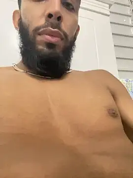 Snapshot of Alessandro__Rossi chatting on 10/28/25, 09:24 Alessandro Rossi online show from 10/28/25, 09:24