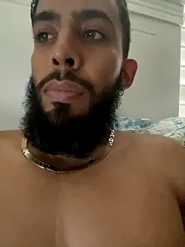 Snapshot of Alessandro__Rossi chatting on 10/29/25, 03:25 Alessandro Rossi online show from 10/29/25, 03:25