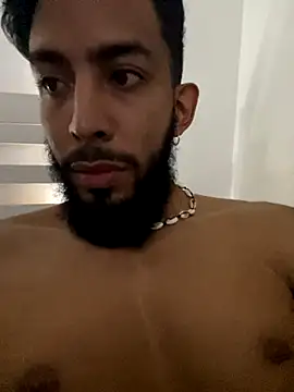 Snapshot of Alessandro__Rossi chatting on 11/10/25, 06:29 Alessandro Rossi online show from 11/10/25, 06:29