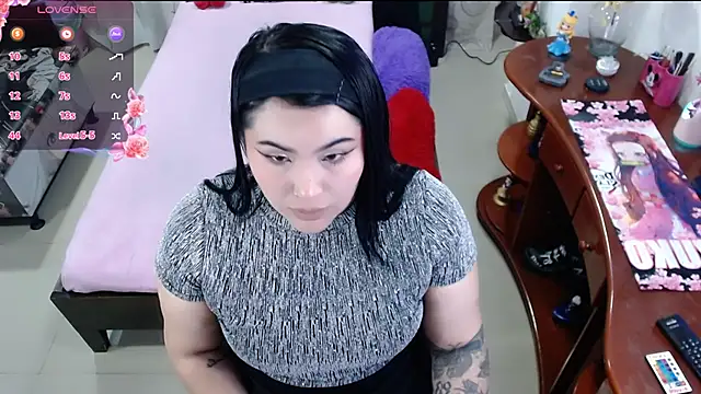 lufek23 online show from 12/04/24, 11:46