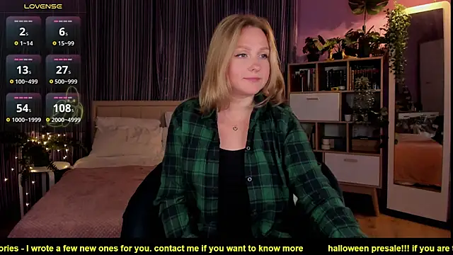 Lazy Lady online show from 10/17/25, 02:30