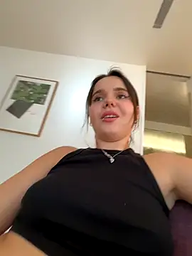 Snapshot of TheCinderella chatting on 09/14/25, 04:06 TheCinderella online show from 09/14/25, 04:06