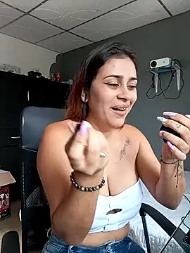 Snapshot of Latina_sexy1 chatting on 02/22/25, 05:46 Latina sexy1 online show from 02/22/25, 05:46