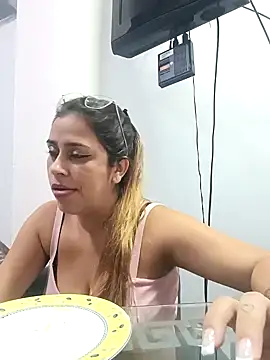 Snapshot of Latina_sexy1 chatting on 02/23/25, 03:40 Latina sexy1 online show from 02/23/25, 03:40
