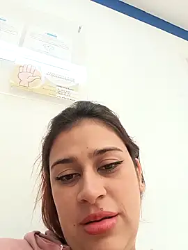 Snapshot of Latina_sexy1 chatting on 09/22/25, 01:13 Latina sexy1 online show from 09/22/25, 01:13