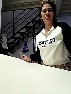 Snapshot of Latina_sexy1 chatting on 10/01/25, 03:01 Latina sexy1 online show from 10/01/25, 03:01