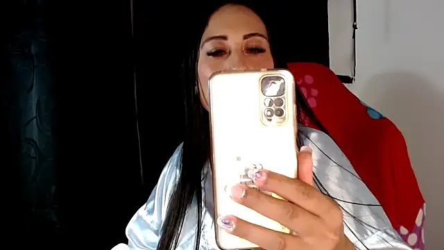 Snapshot of carolinalovee_ chatting on 01/11/25, 04:38 carolinalovee online show from 01/11/25, 04:38