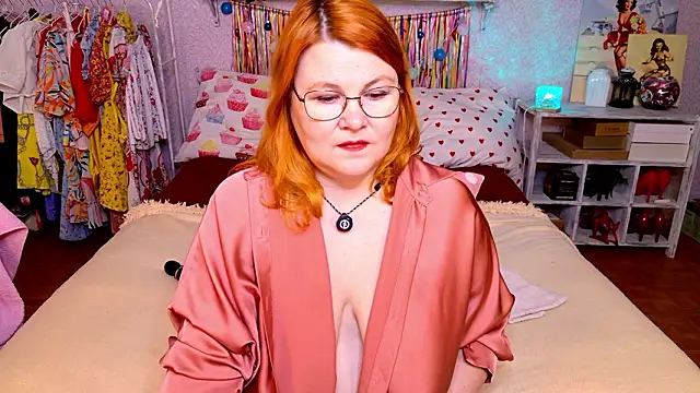 Snapshot of UrSexyMilf chatting on 03/03/26, 08:20 UrSexyMilf online show from 03/03/26, 08:20