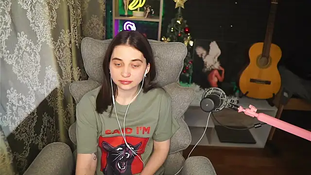 delicatedBailey online show from 07/25/26, 11:41