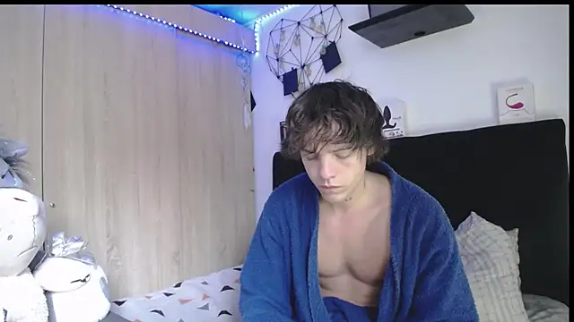 Snapshot of Santiago_kiler chatting on 04/21/26, 01:39 Santiago kiler online show from 04/21/26, 01:39