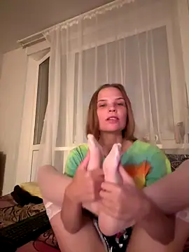 Snapshot of LeyaJohnson chatting on 09/28/25, 03:17 LeyaJohnson online show from 09/28/25, 03:17