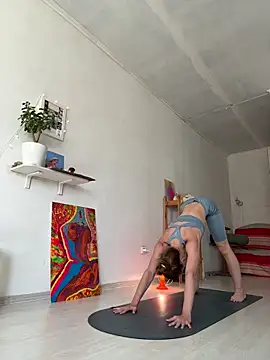 LeyaJohnson online show from 06/11/26, 12:36