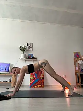 LeyaJohnson online show from 06/16/26, 11:35