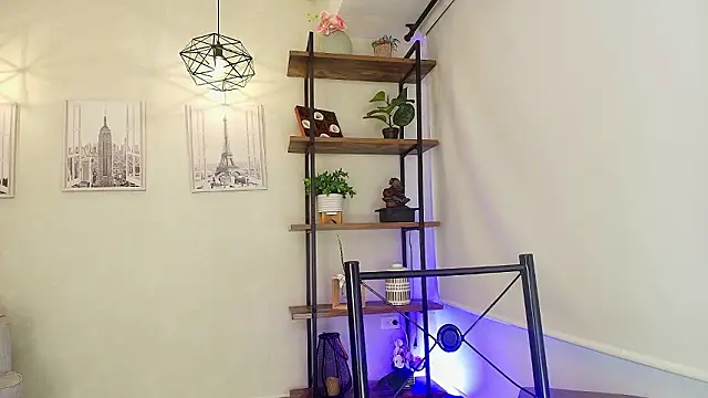Snapshot of Sassy--Girl chatting on 03/05/26, 06:15 Sassy--Girl online show from 03/05/26, 06:15