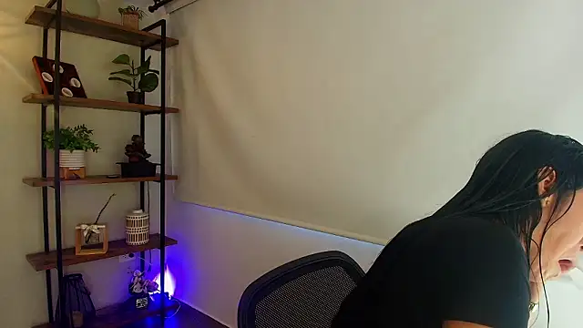 Snapshot of Sassy--Girl chatting on 03/11/26, 06:03 Sassy--Girl online show from 03/11/26, 06:03