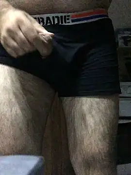 Snapshot of hairysmallcockguy chatting on 02/05/25, 12:38 hairysmallcockguy online show from 02/05/25, 12:38