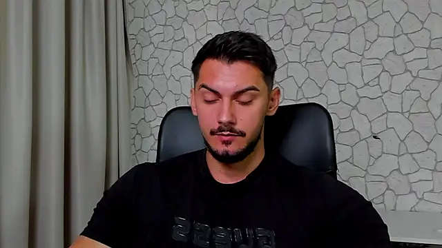 Snapshot of ClintMasters chatting on 09/23/25, 05:43 ClintMasters online show from 09/23/25, 05:43