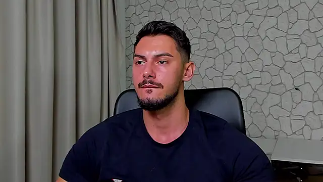 Snapshot of ClintMasters chatting on 10/06/25, 04:21 ClintMasters online show from 10/06/25, 04:21