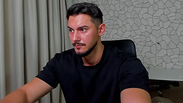 Snapshot of ClintMasters chatting on 10/08/25, 04:21 ClintMasters online show from 10/08/25, 04:21