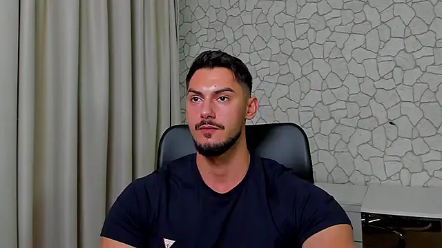 Snapshot of ClintMasters chatting on 10/17/25, 04:48 ClintMasters online show from 10/17/25, 04:48